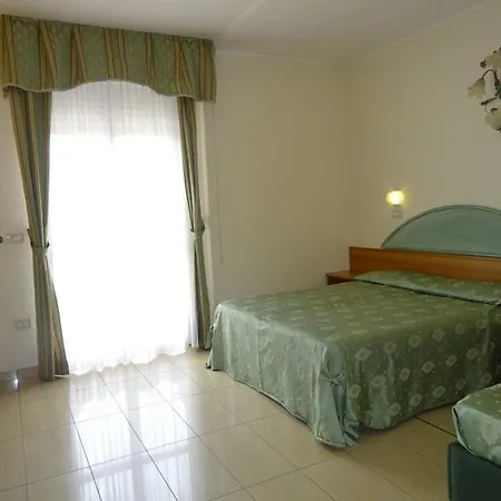 Garden Hotel 4*
